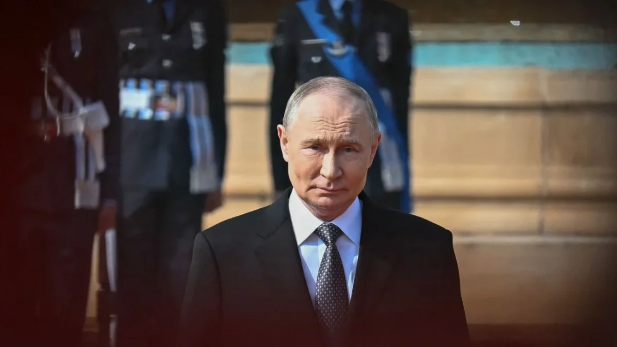 Putin prohíbe celulares a su personal por temor a magnicidio