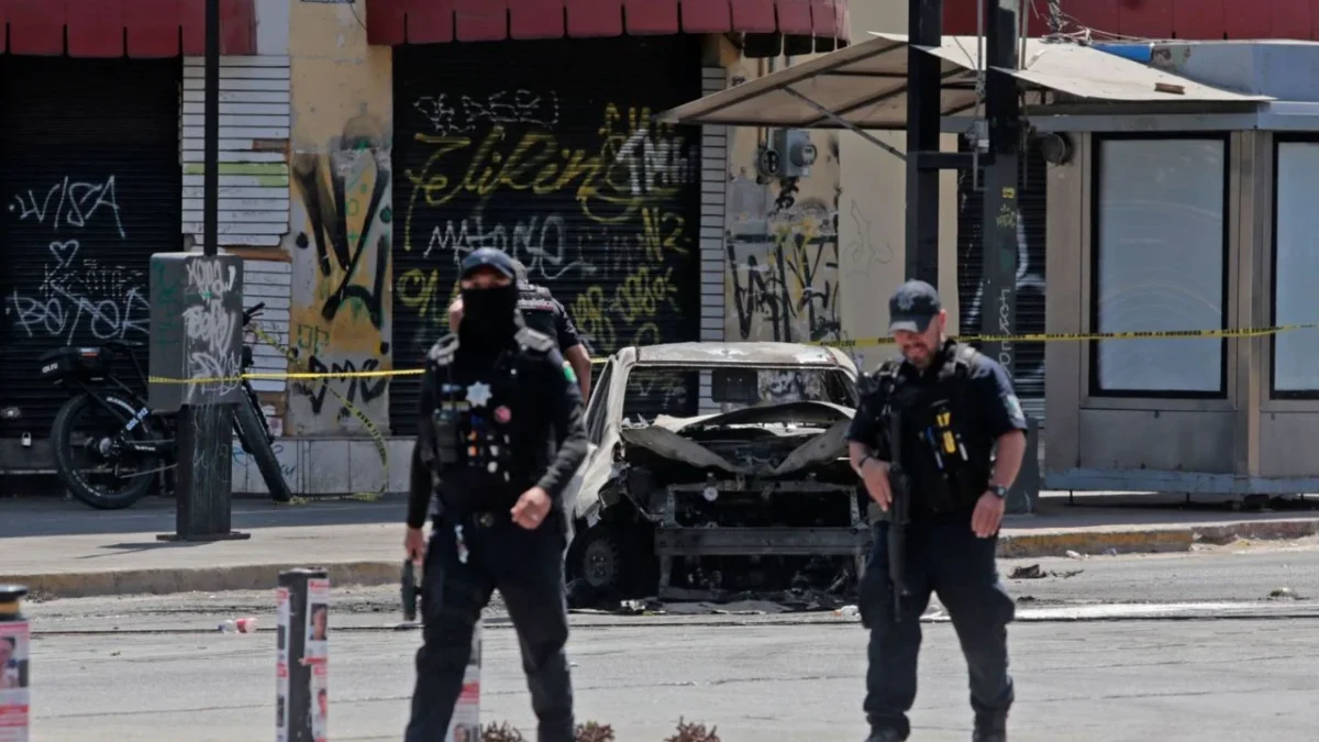 Reportan narcobloqueos en Tecomán, Colima con saldo preliminar de un muerto