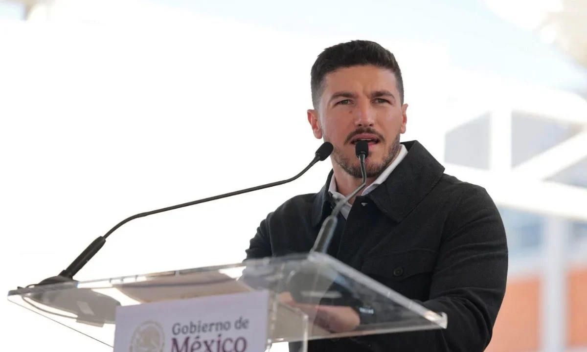Samuel García insiste en Tesla, afirma que proyecto está en pausa