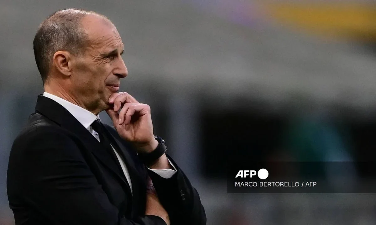 Tras salir del Milan, Massimiliano Allegri sería nuevo DT del Napoli