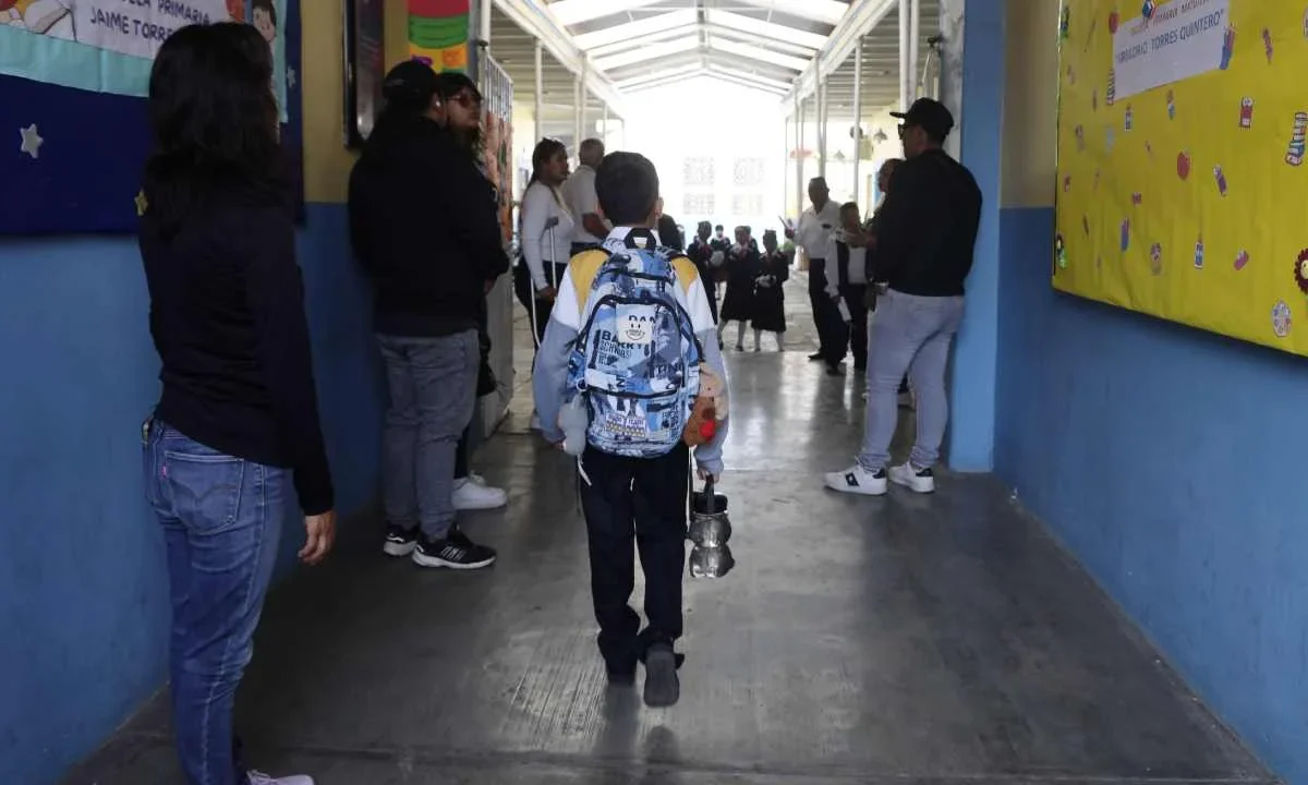 Adelantar vacaciones no es una solución, asegura la CNDH.