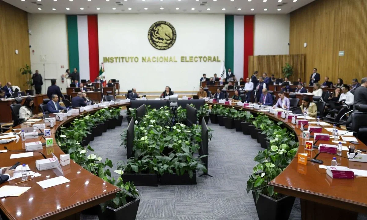 INE conoció el informe de la Dirección Ejecutiva de Administración que propone el ajuste de tabuladores de sueldos para el ejercicio 2027.