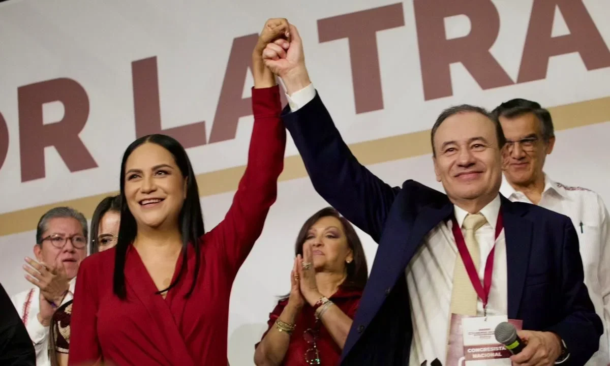 El presidente del Consejo Nacional de Morena, Alfonso Durazo, tomó protesta a Ariadne Montiel como presidenta del partido.