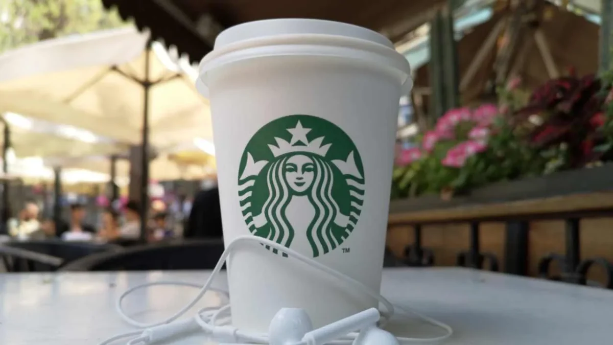Grupo Alsea anunció la renovación con Starbucks.