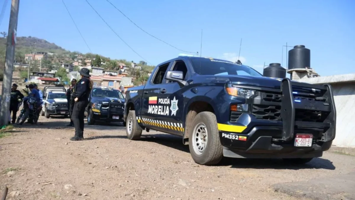 En colonia Ciudad Jardín se ejecutó el aseguramiento de una moto con reporte de robo pero los policías de Morelia fueron recibidos a tiros.