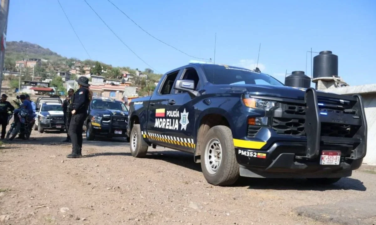 En colonia Ciudad Jardín se ejecutó el aseguramiento de una moto con reporte de robo pero los policías de Morelia fueron recibidos a tiros.