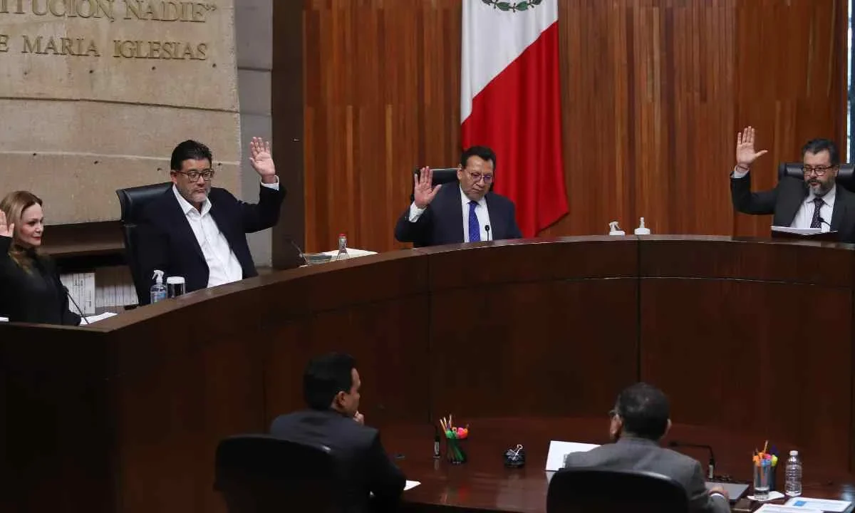 En comisiones del Senado avalan la reelección de magistrados electorales.