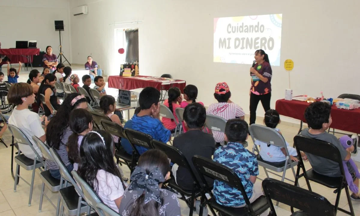 Bancampeche impartió el taller 'Cuidando mi Dinero: Aprendiendo sobre Presupuesto' a niñas y niños para fomentar hábitos financieros.