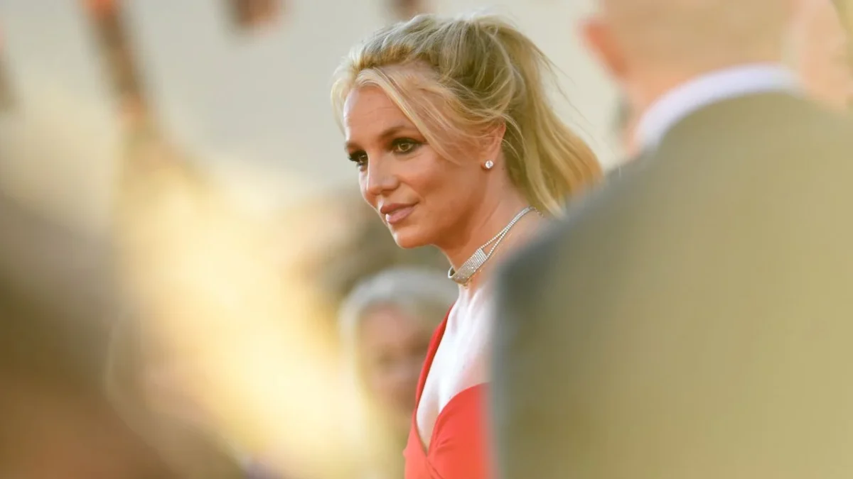 Britney Spears compareció este lunes ante un juzgado de California, recibió sentencia de 12 meses en libertad condicional.