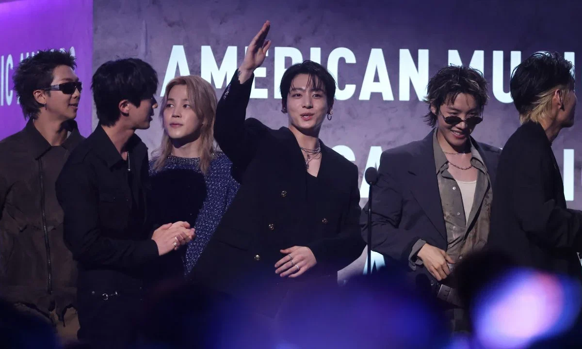 BTS conquistó los American Music Awards con múltiples premios junto al éxito de The Singing Voices of HUNTR/X en el mismo evento.