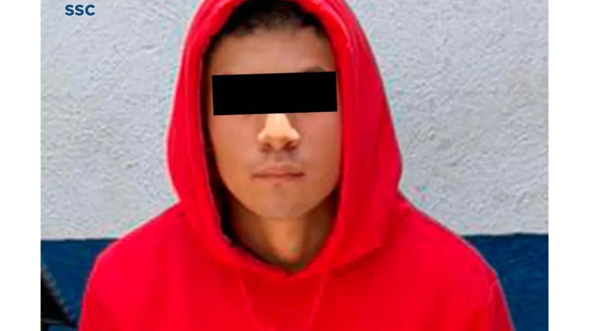 Elementos de la SSC CDMX detuvieron a un presunto integrante de “Los Malportados” vinculado al triple homicidio en Azcapotzalco; fue asegurado con droga y un arma de fuego.