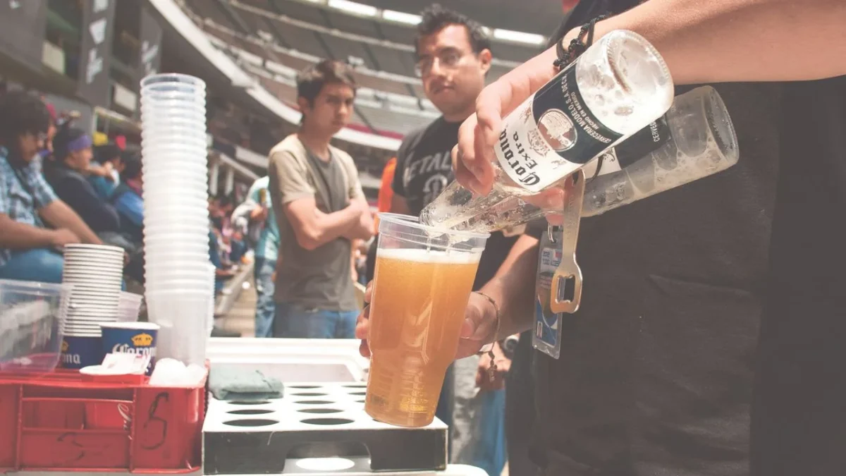 Vendedores de cerveza en el Estadio Ciudad de México pusieron fin a la incertidumbre y operarán normal en el Mundial 2026.