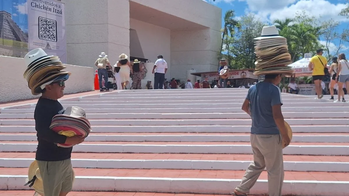 A dos semanas de que se lleve a cabo la Copa del Mundo, la zona arqueológica de Chichén Itzá sigue cerrada.