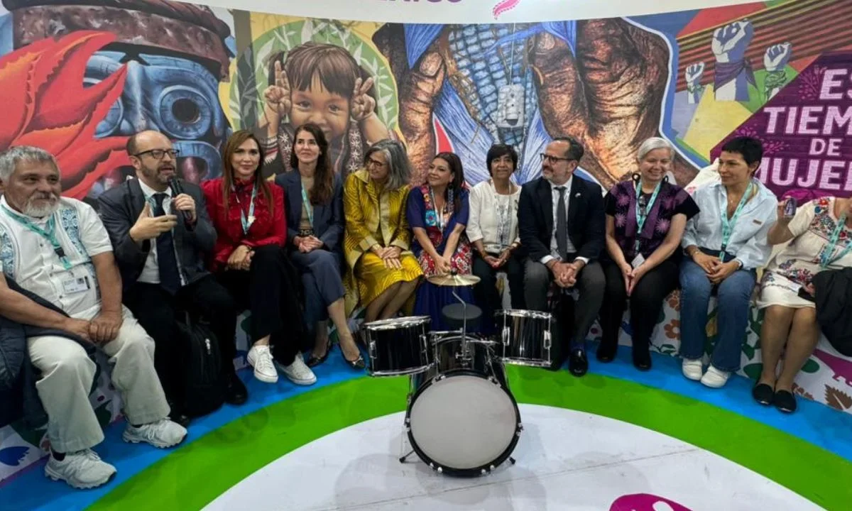 La Jefa de Gobierno, Clara Brugada, inauguró el 'Pabellón de las Utopías' al Foro Urbano Mundial realizado en Azerbaiyán.