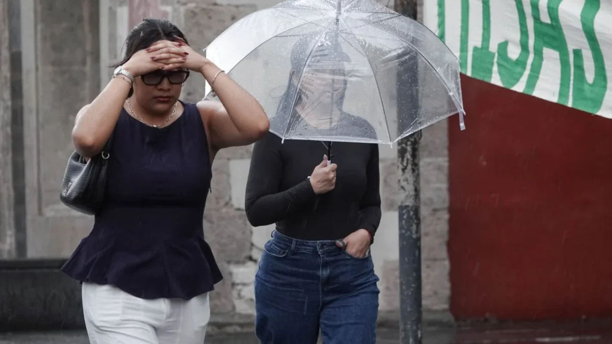 Nubes de tormenta cubren el cielo en el norte del país; el clima hoy prevé lluvias intensas en Coahuila, Nuevo León y Tamaulipas, mientras persiste el ambiente caluroso en gran parte de México.