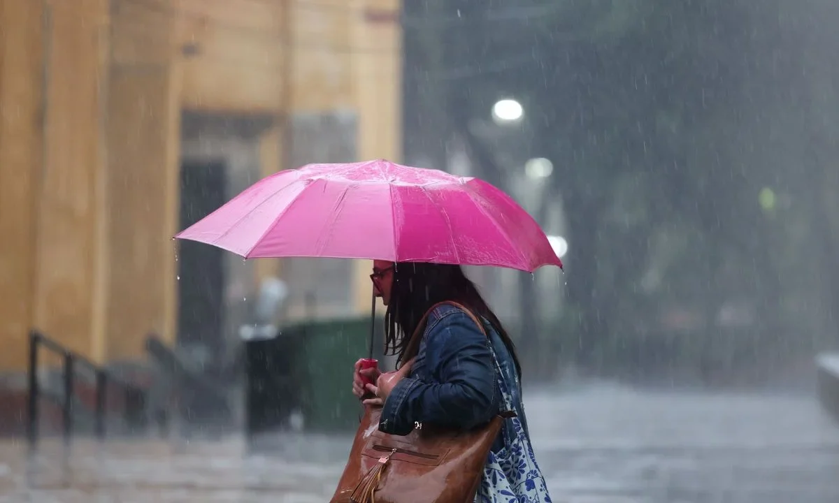 El pronóstico del clima hoy estará marcado por lluvias intensas en Chiapas y en el norte del país en alerta por calor