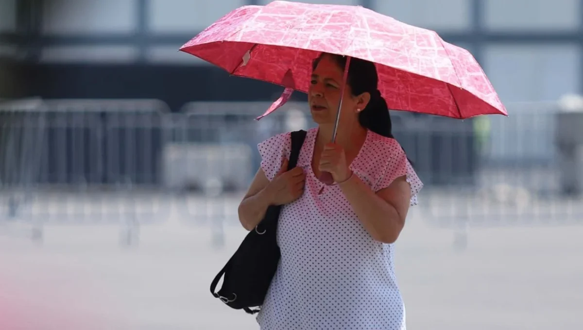 El clima hoy mantendrá temperaturas extremas en gran parte del país, mientras lluvias fuertes y vientos con tolvaneras impactarán regiones del sureste y norte de México.