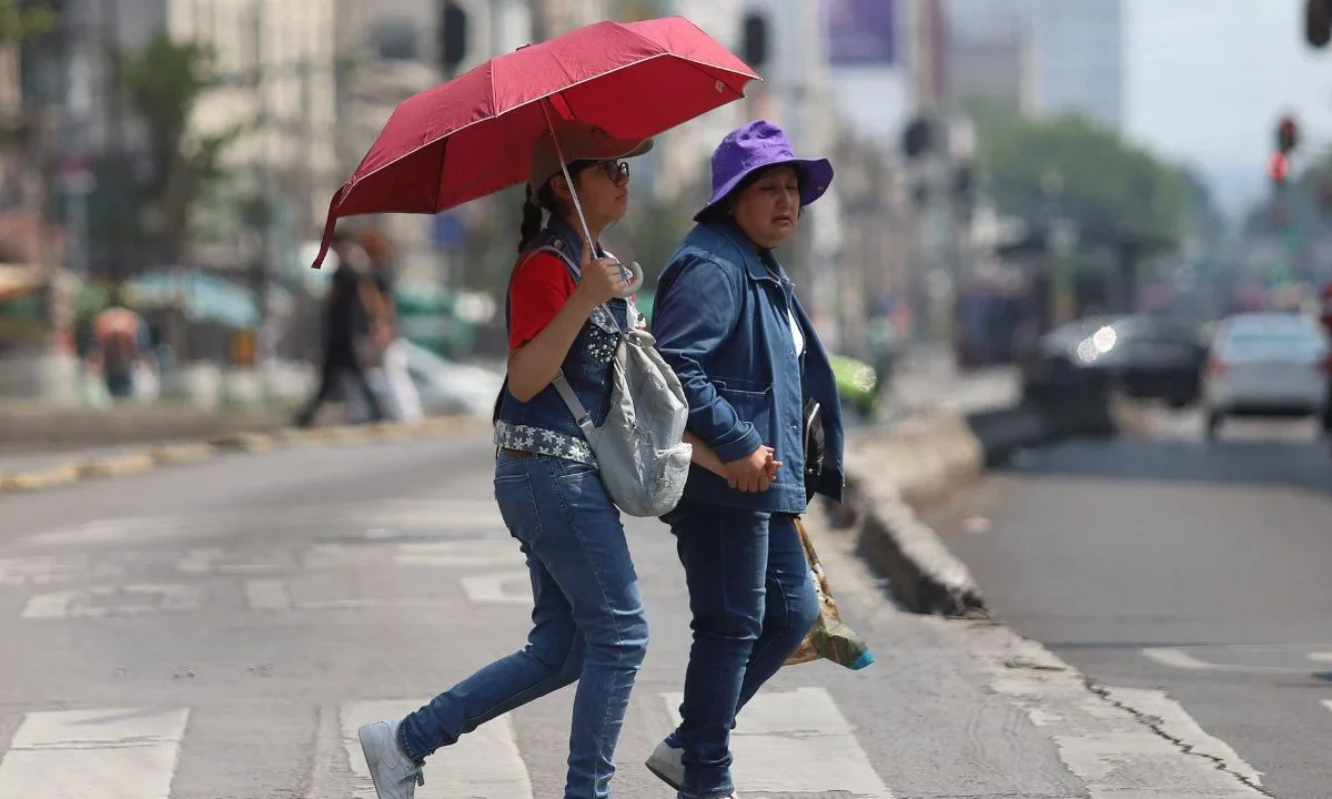 El clima hoy presenta calor extremo en gran parte del país, con fuertes vientos, tolvaneras en el noroeste y riesgo de torbellinos en Coahuila.