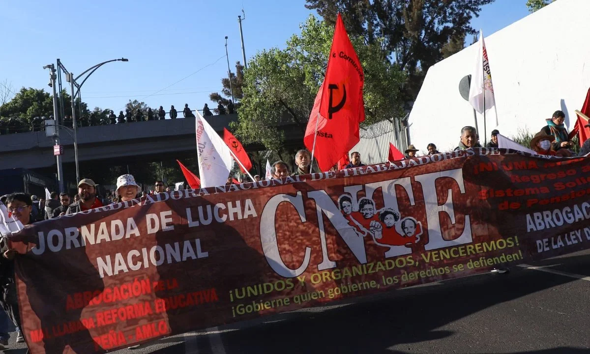 CNTE intensifica protestas con bloqueos y cierres en CDMX