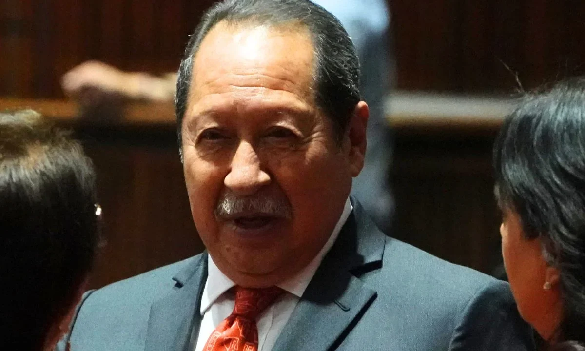 El diputado Leonel Godoy arribó a la Fiscalía de Michoacán para declarar como testigo en la investigación por el asesinato del alcalde de Uruapan, Carlos Manzo.