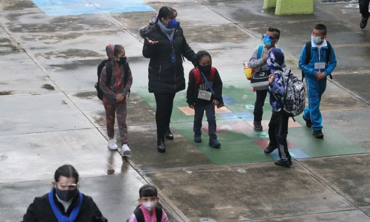 El ciclo escolar 2025-2026 ya entró a su recta final para dar paso al verano, aquí te contamos cuántos megapuentes habrá antes de concluir.