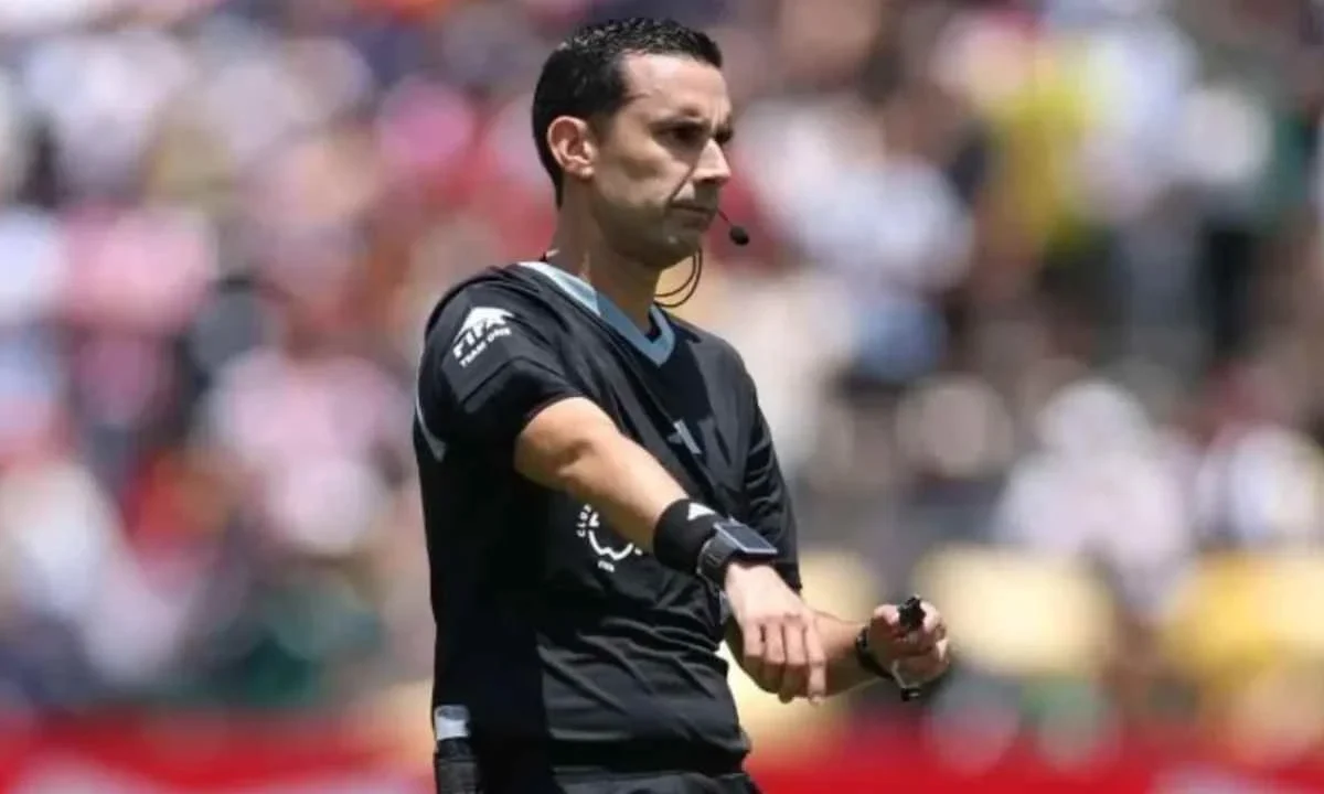 César Arturo Ramos impartirá justicia para el Pumas vs América.
