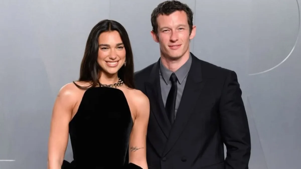 Dua Lipa y Callum Turner han desatado rumores de matrimonio luego de que surgieran reportes sobre una presunta ceremonia privada celebrada en Londres.