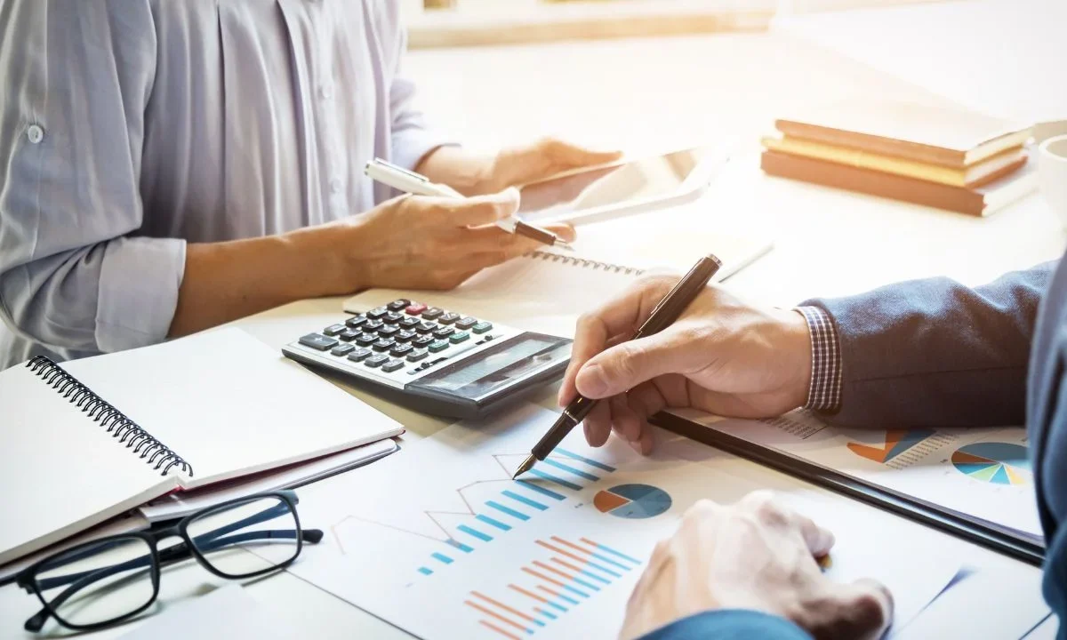 ¿Ya se tardó el SAT en pagarte tu saldo a favor? Si quieres saber cómo va el trámite, aquí te contamos cómo verificar el estatus.