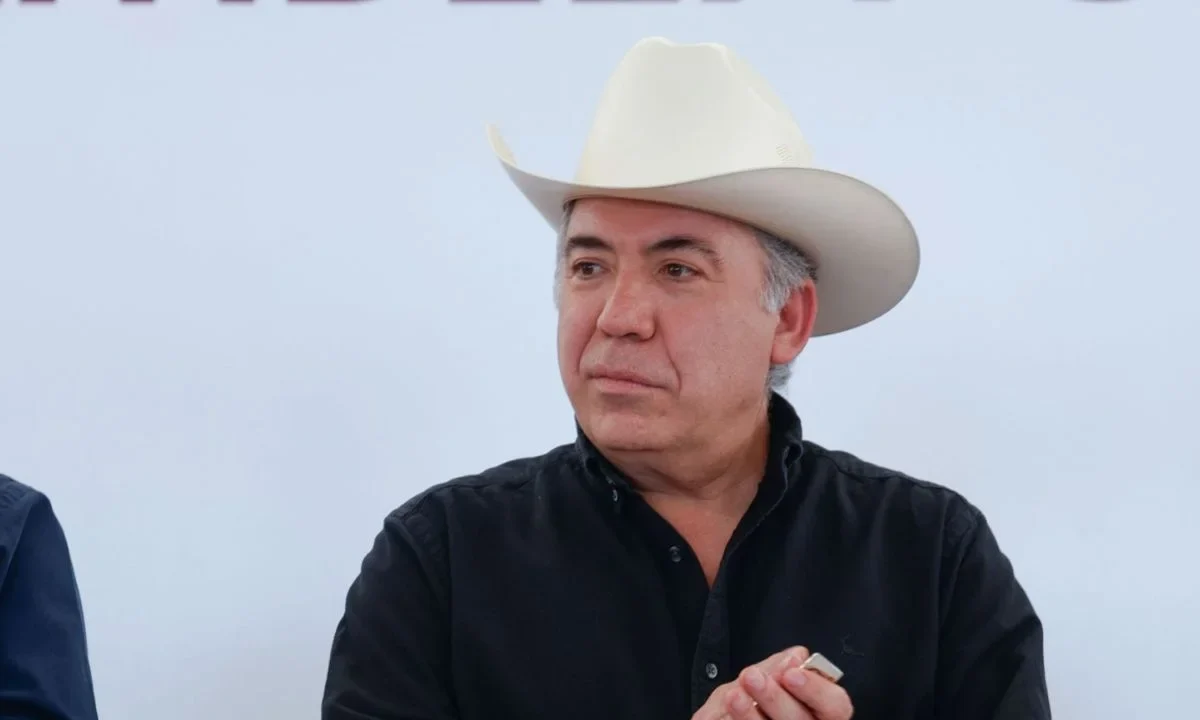 El Senador Enrique Inzunza, acusado por EU, informó que pidió licencia a su cargo debido a 'la embestida mediática' en su contra.
