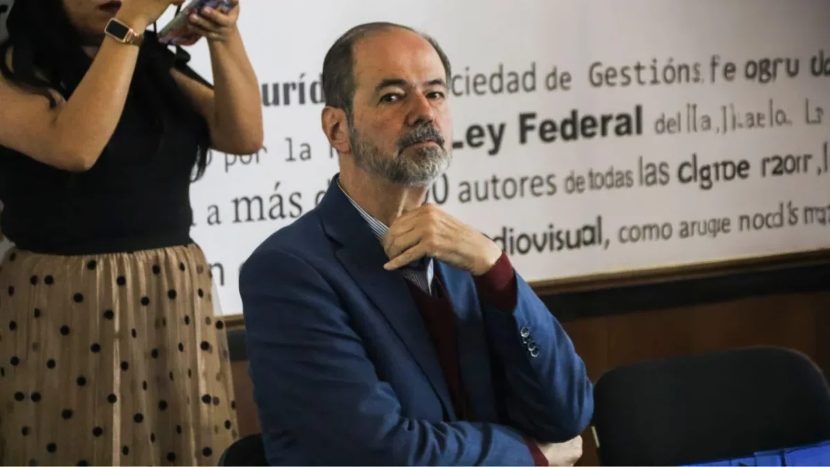El escritor Juan Villoro reconoció que existe una 'falta de emoción' en el Mundial por lo que considera que será de 'baja intensidad'.