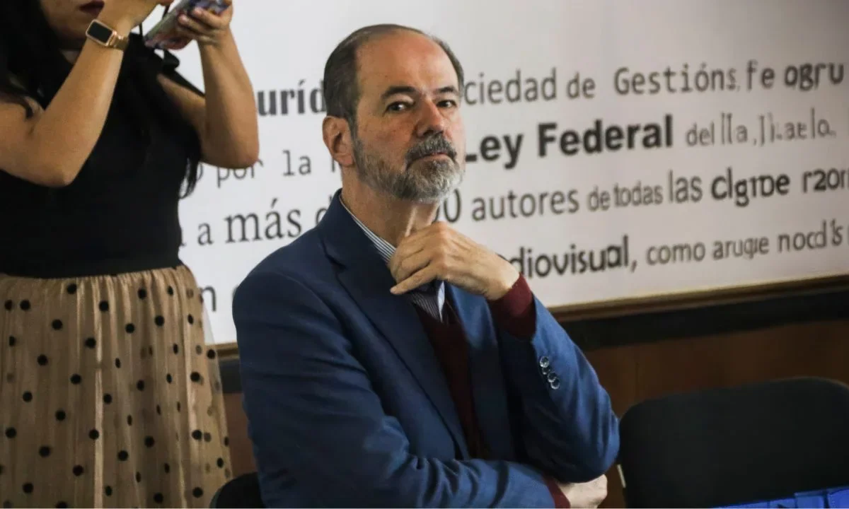El escritor Juan Villoro reconoció que existe una 'falta de emoción' en el Mundial por lo que considera que será de 'baja intensidad'.