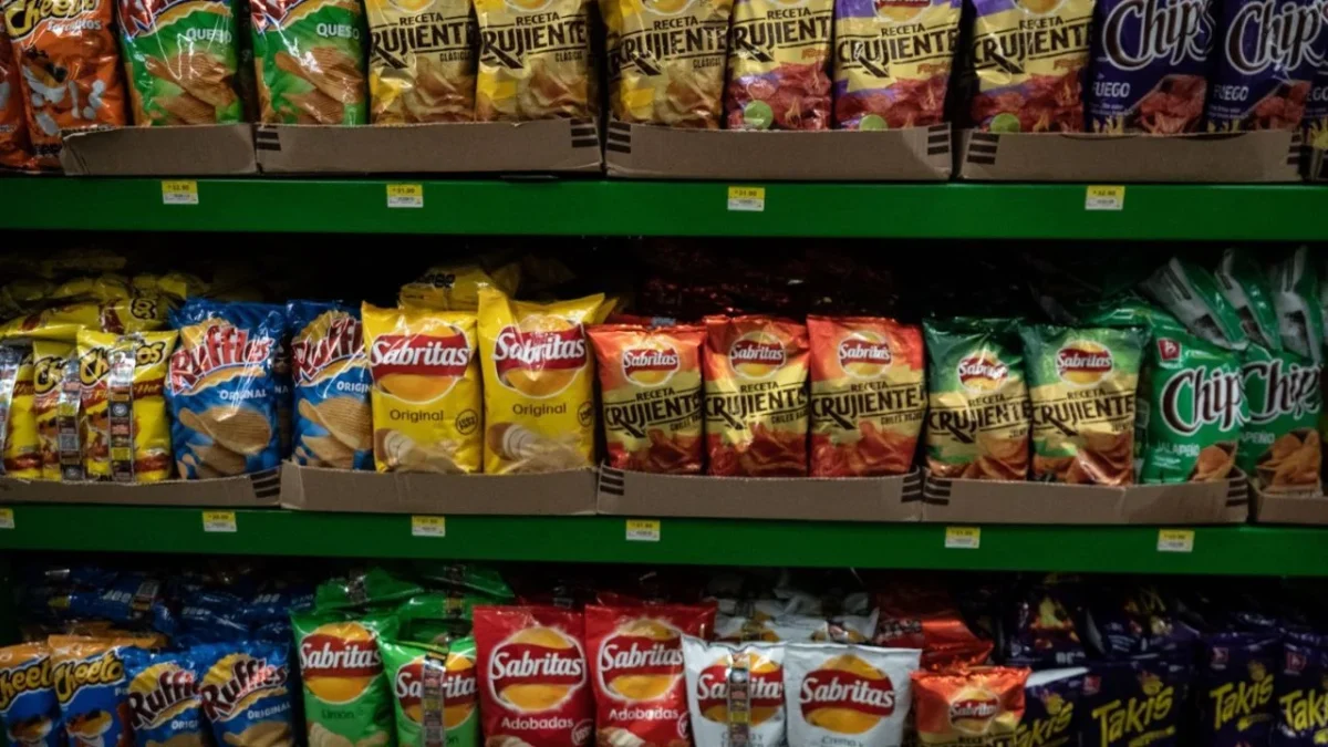 Rumbo al Mundial 2026, la Profeco realizó un estudio sobre papas y frituras, aquí te decimos cuáles son las que engañan al consumidor.