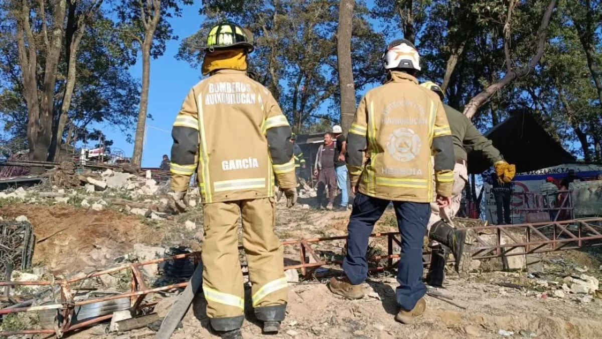 Autoridades estatales confirmaron el fallecimiento de una persona tras la explosión de material pirotécnico en Huixquilucan, Edomex.