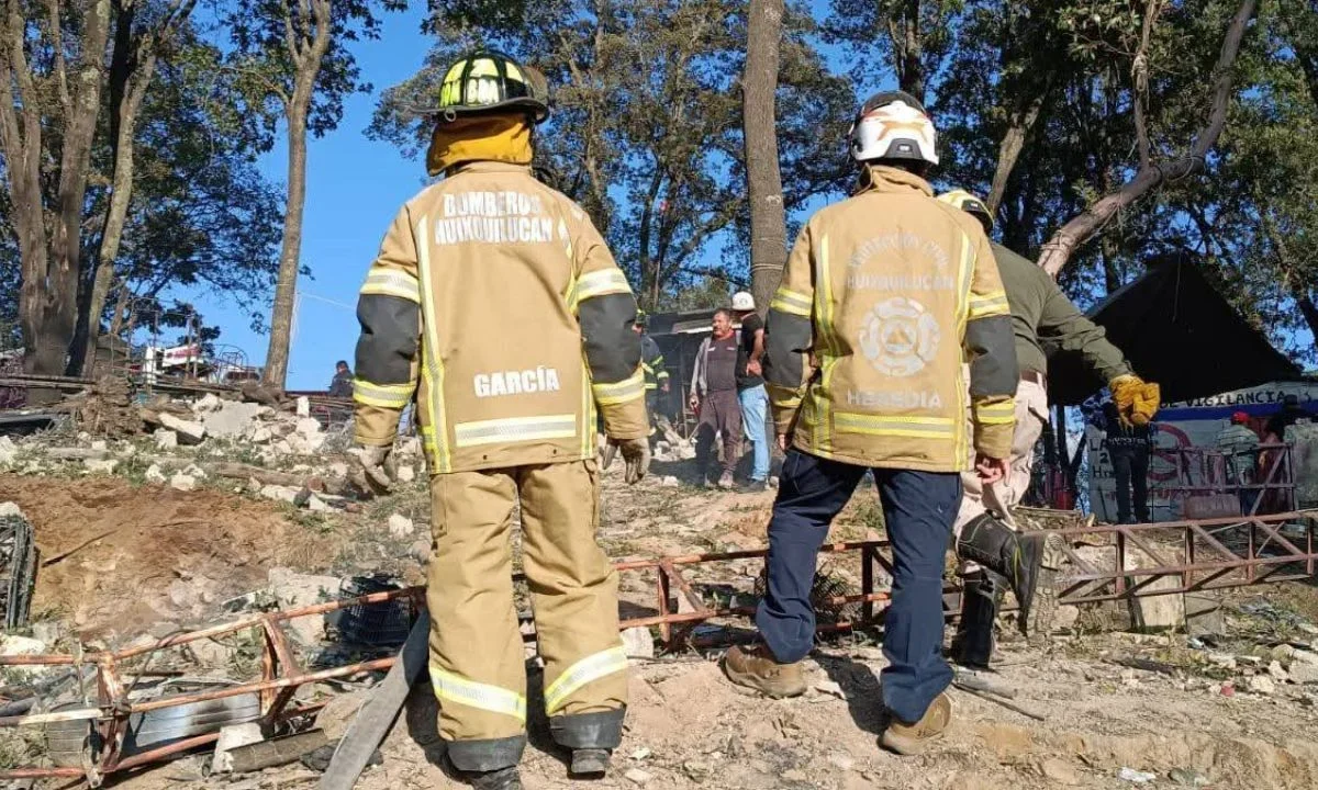 Autoridades estatales confirmaron el fallecimiento de una persona tras la explosión de material pirotécnico en Huixquilucan, Edomex.