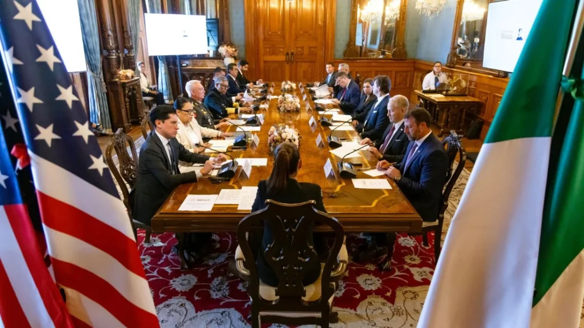 La presidenta Sheinbaum recibió en Palacio Nacional al secretario del Departamento de Seguridad Interior de EU, Markwayne Mullin.