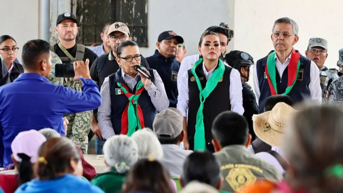 Rosa Icela Rodríguez y Evelyn Salgado acudieron para dialogar con los habitantes de las localidades de Chilapa y escuchar sus demandas.