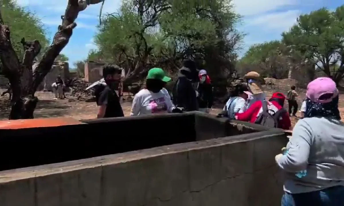 Colectivos de madres buscadoras informaron del hallazgo de un presunto crematorio clandestino en Lagos de Moreno, Jalisco.