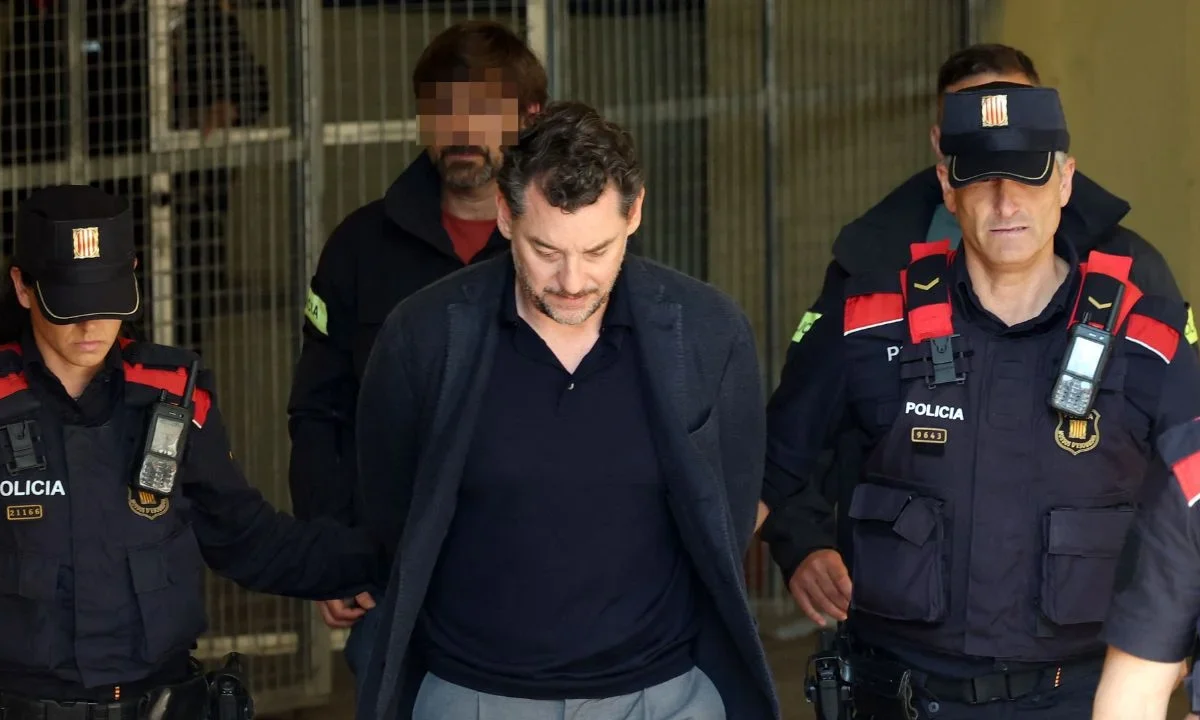 El hijo del dueño de Mango, pagó fianza millonaria para evitar la prisión, tras estar detenido como sospechoso por la muerte de su padre.