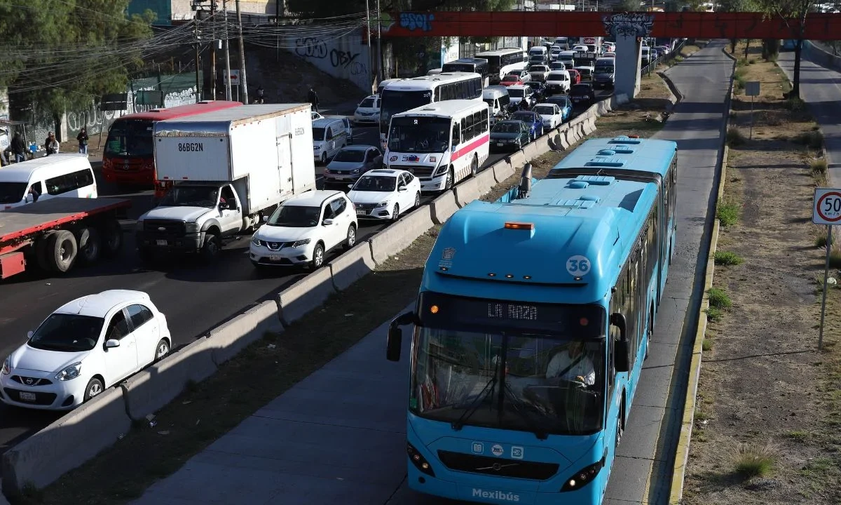 Colectivos ciclistas, sindicatos y organizaciones sociales realizarán marchas y concentraciones en distintos puntos de la Ciudad de México durante este miércoles.
