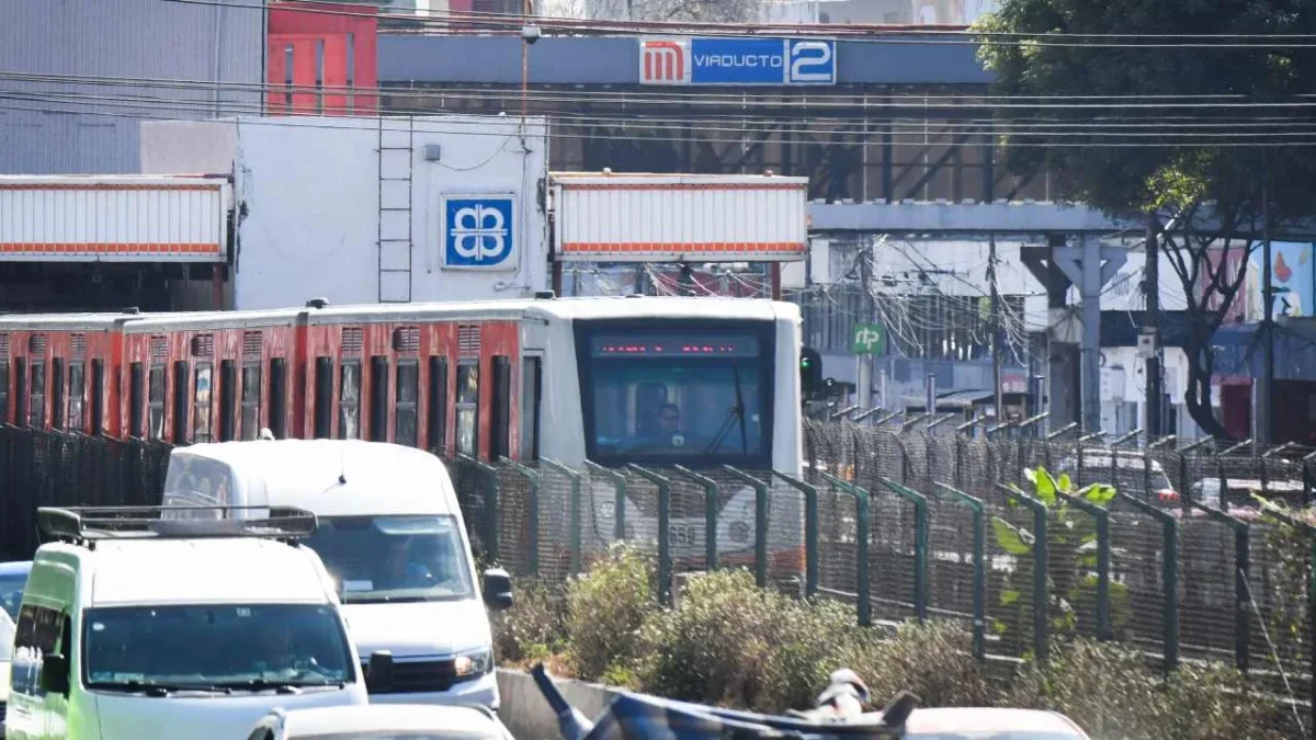 El Metro supervisa frenado de trenes de Línea 2.