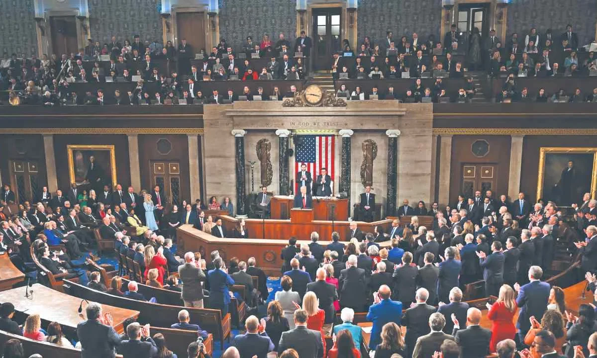 Mientras Donald Trump redefine la estrategia, el Congreso de EU legisla contra los cárteles.
