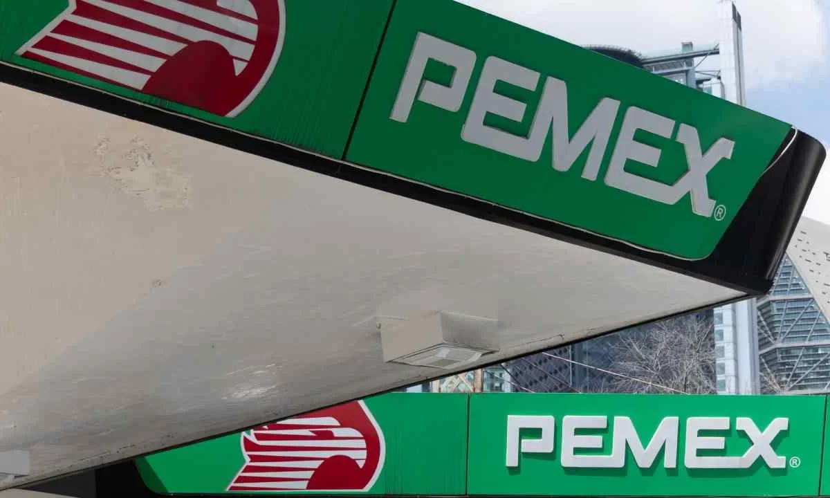 Tras una reunión que sostuvieron los jubilados de Pemex con funcionarios federales, les notificaron que la pensión máxima será de 134 mil 290 pesos mensuales.