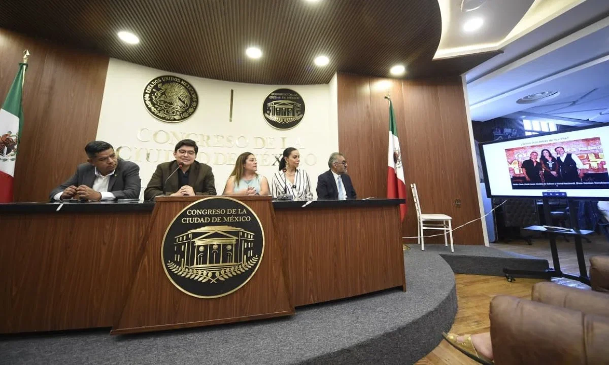 Morena CDMX denunciaron una red internacional que presuntamente financió y articuló la visita de Isabel Díaz Ayuso a México.