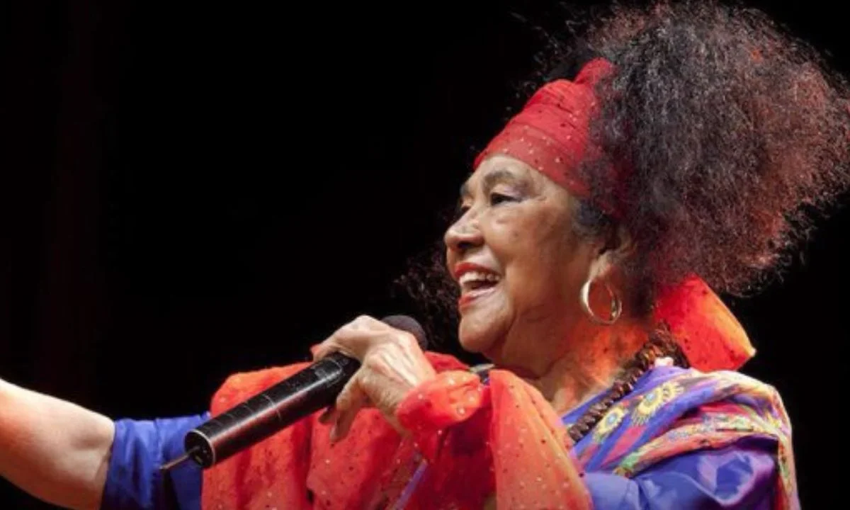 La icónica cantautora del folclor colombiano y ganadora de un Grammy Latino, Totó La Momposina, falleció a los 85 años de edad en México.
