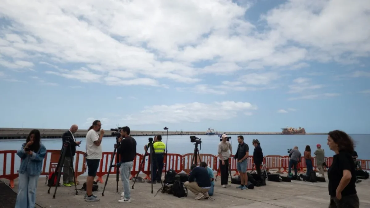 Autoridades sanitarias mantienen vigilancia en Tenerife ante la llegada de un crucero afectado por un brote de hantavirus, mientras la OMS asegura que el riesgo es bajo.
