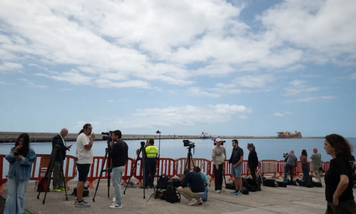 Autoridades sanitarias mantienen vigilancia en Tenerife ante la llegada de un crucero afectado por un brote de hantavirus, mientras la OMS asegura que el riesgo es bajo.