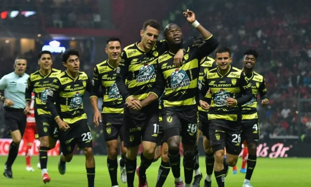 Con un solitario gol de Enner Valencia, la escuadra de los Tuzos del Pachuca derrotó 1 por 0 al conjunto del Toluca.