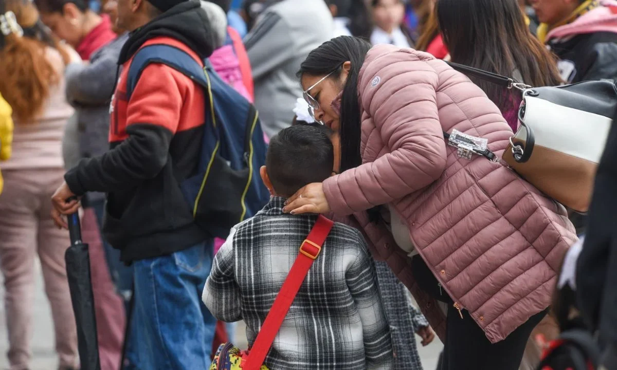 Organizaciones y padres de familia rechazaron la decisión de la SEP de concluir con el ciclo escolar de manera anticipada.