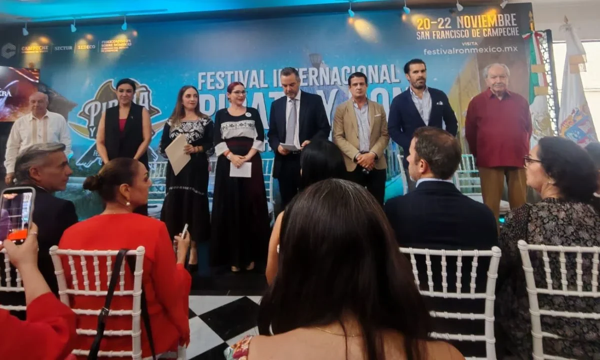 La Secretaría de Turismo de Campeche presentó el primer Festival Internacional Pirata y Ron 2026, buscan impulsar turismo en la entidad.