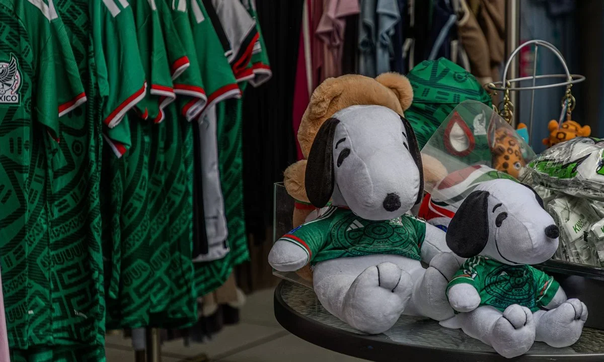 Según la Anpec, buena parte del negocio de productos promocionales y souvenirs del mundial quedará en manos de fabricantes chinos.